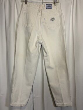 RARE Vintage Levi’s Native Blue Label White High Waisted Mom Jeans. 27 waist.